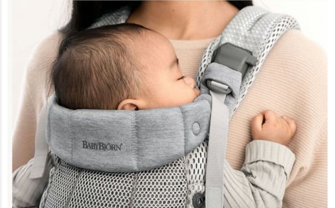 ぼ*ん様 ほぼ新品　ベビービョルン ベビーキャリア HARMONY ブラック　抱