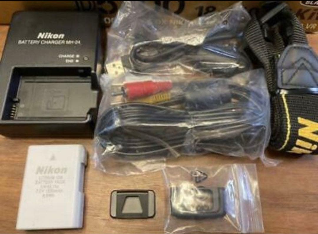 美品Nikon D5300 with DX VR 18-55 3.5-5.6g