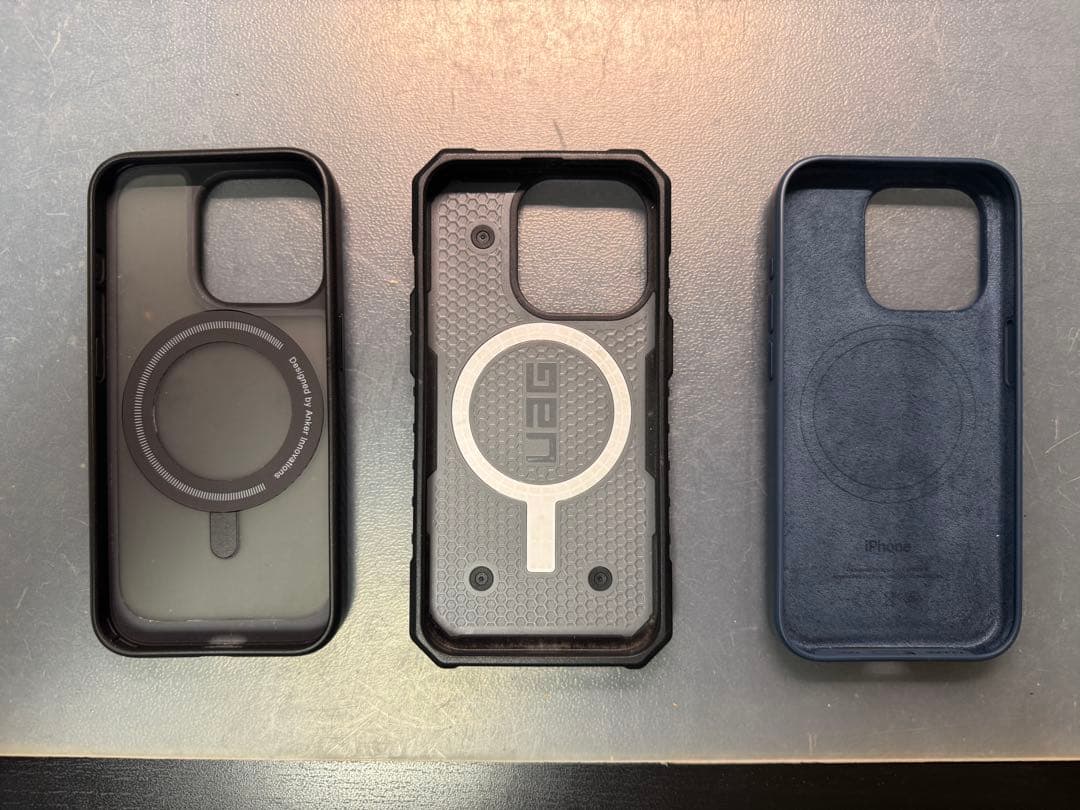 iPhone 15 Pro 256g ナチュラルチタニウム　純正ケース付