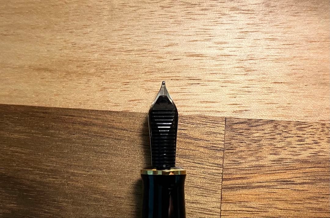 Pelikan 万年筆 スーべレーン M600 グリーンストライプ