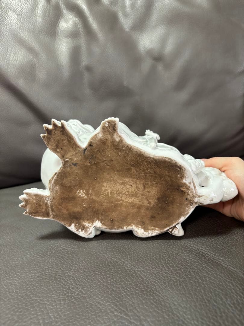 獅子　置物　獅子に乗った観音様