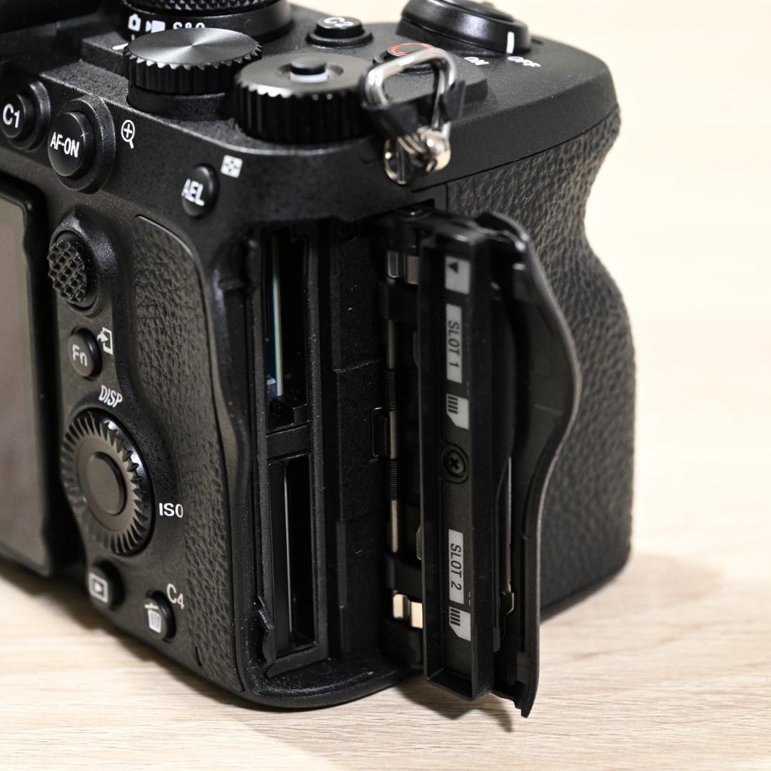 SONY α7 IV　ILCE-7M4　25年7月購入　2500枚以下