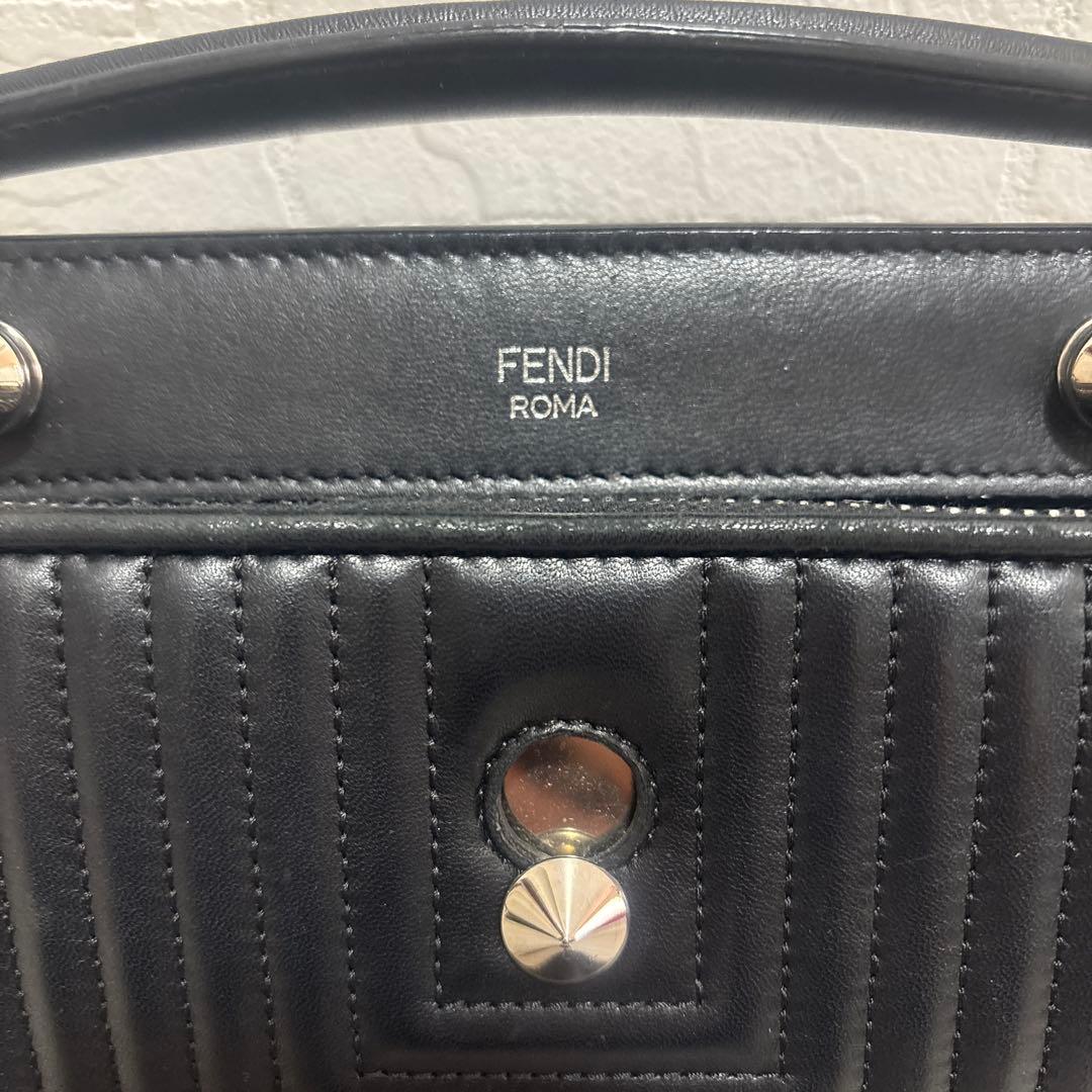 美品FENDI フェンディ ドットコムショルダーバッグ 黒