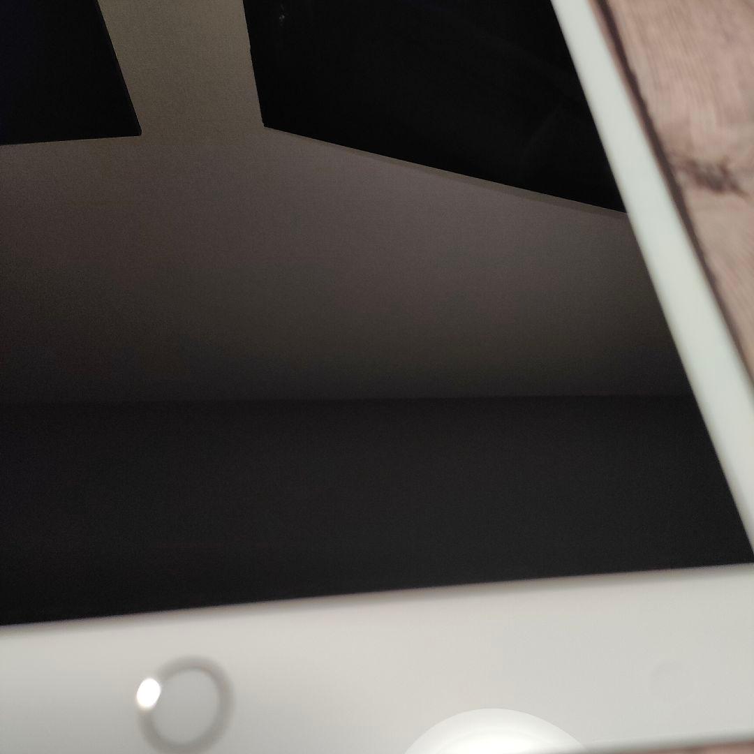iPad 第8世代 32GB シルバー SIMフリー 超美品 バッテリー96%