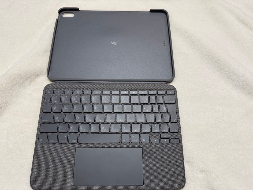 iPad Air 5世代64GB とロジクールFolio Touchキーボード
