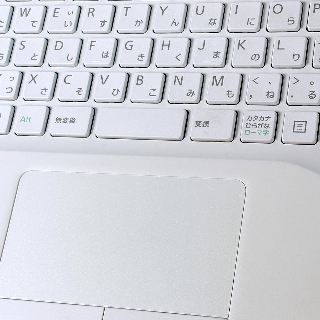 美品☆Corei7・8GB・SSD・Win11・ホワイト・ノートパソコン