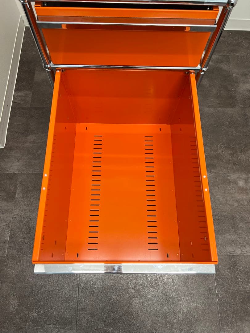 USM ワゴン　オレンジ スチールキャビネット 2段