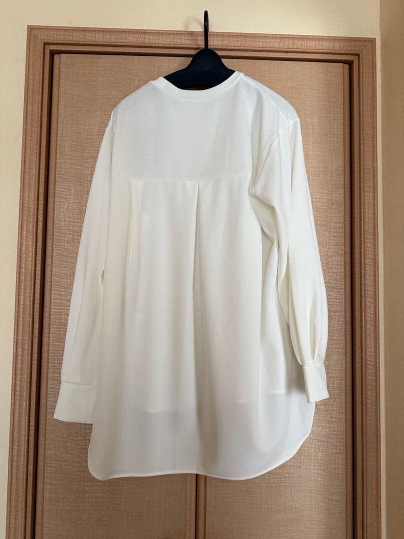 新品　BEARDSLEY Ｔブラウス