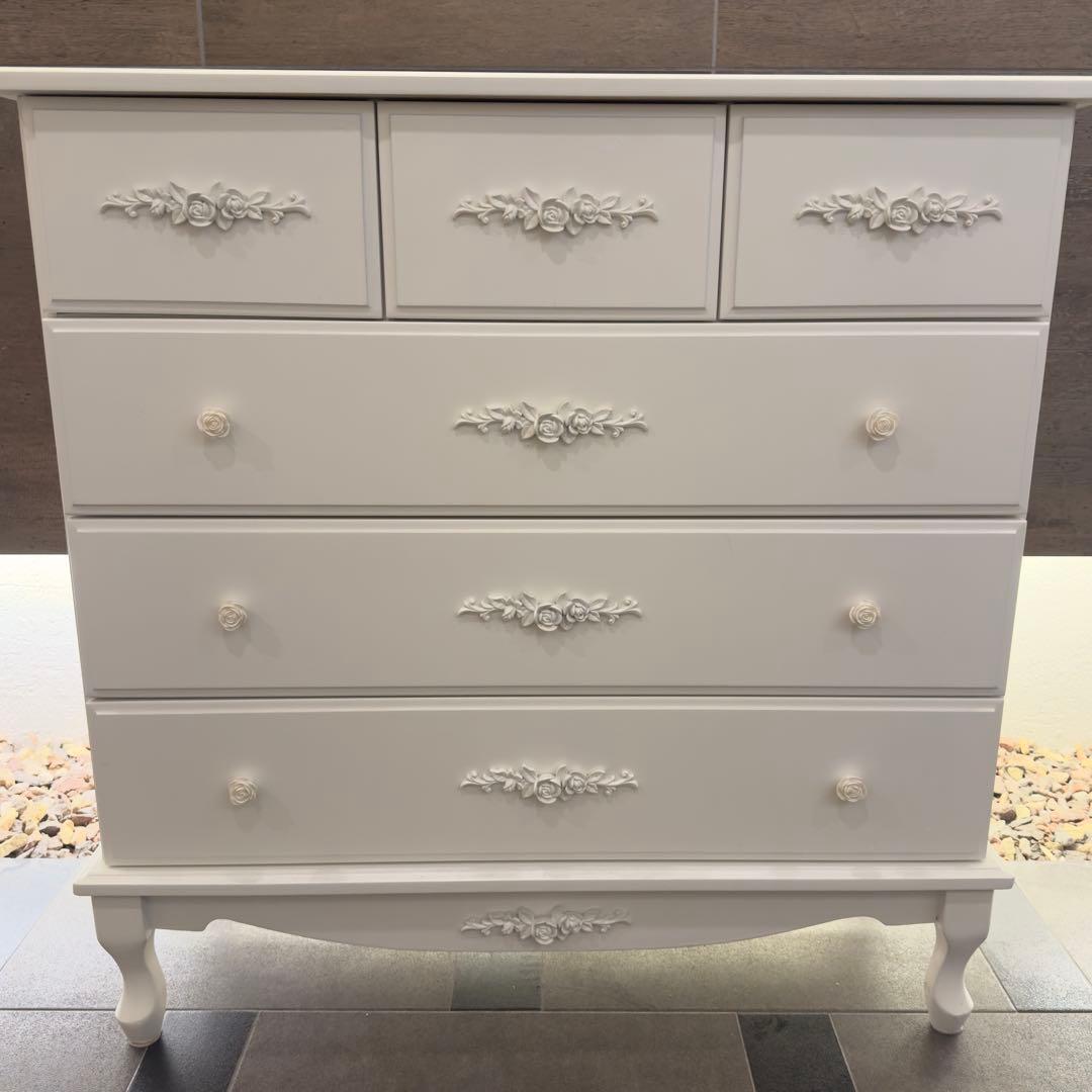 ベルーナ　ホワイト　クラシック　木製　チェスト 4段 花模様　猫脚　ねこ脚