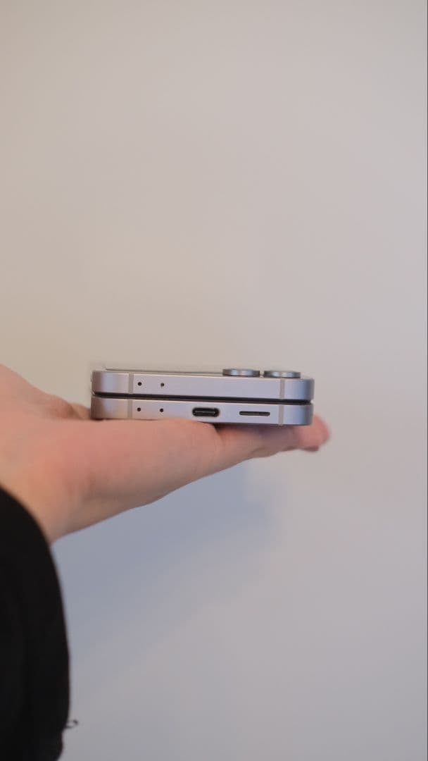 GALAXY ZFlip6 美品 正規品充電器付き