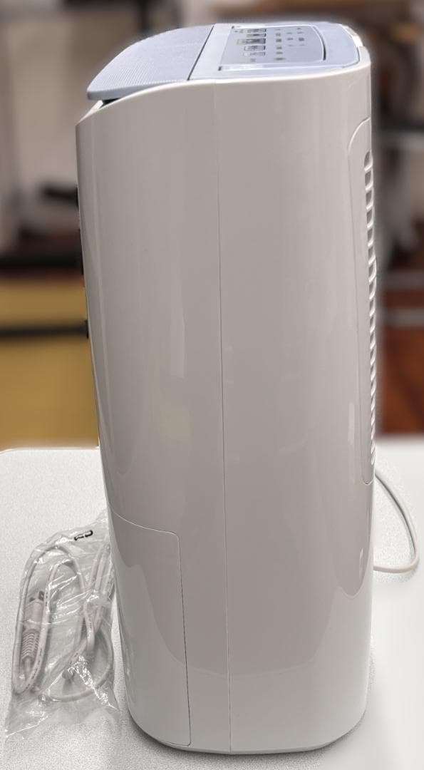 シャープ 衣類乾燥 除湿機 CV-H71-W 2018年製 箱・取扱説明書あり
