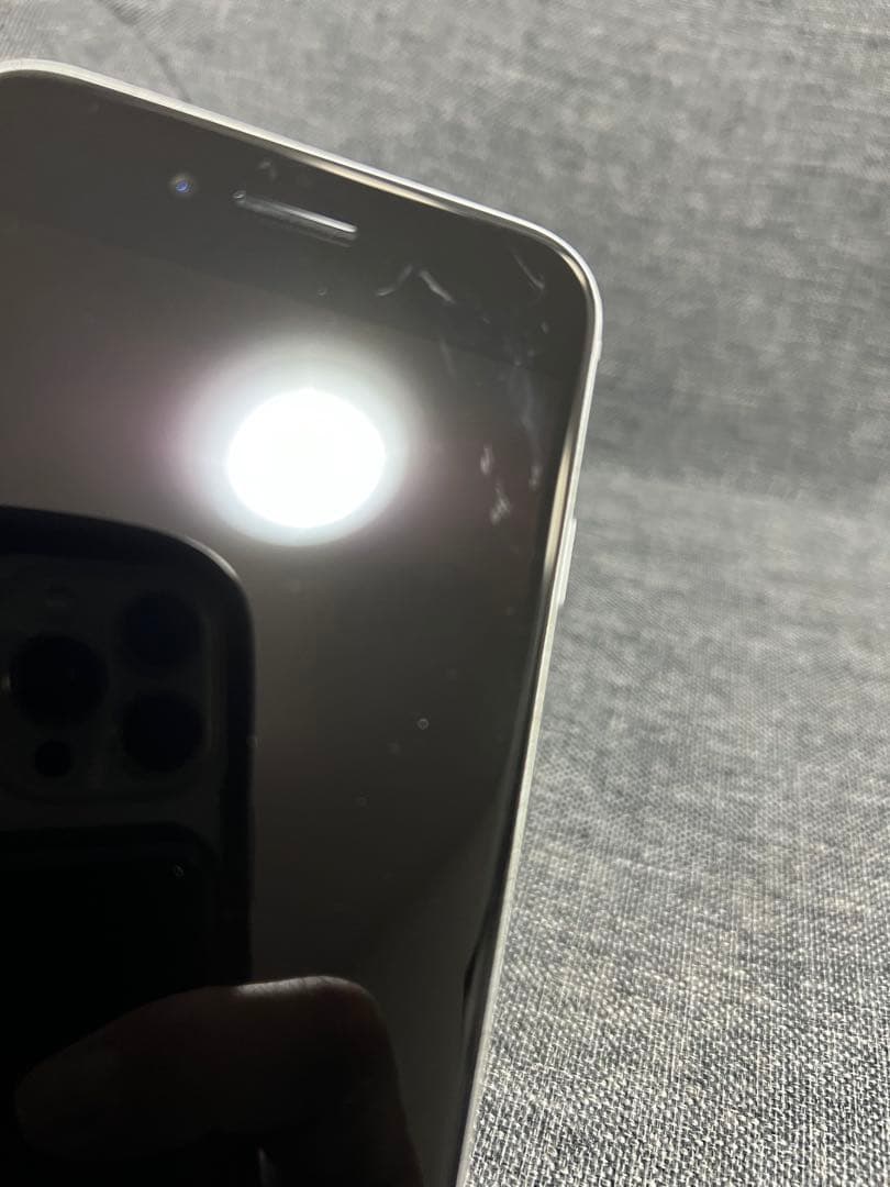 美品　iPhone SE 第2世代　64GB ホワイト　SIMフリー