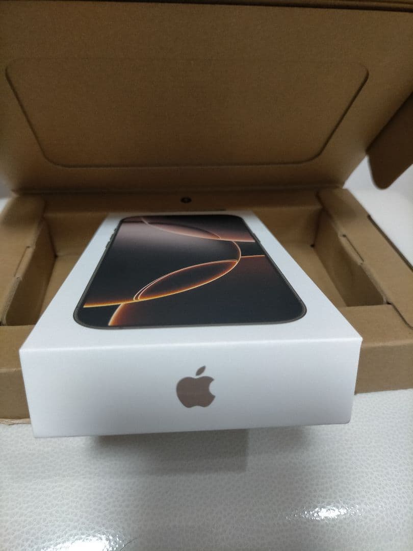 iPhone 16 Pro デザートチタニウム 128GB本体