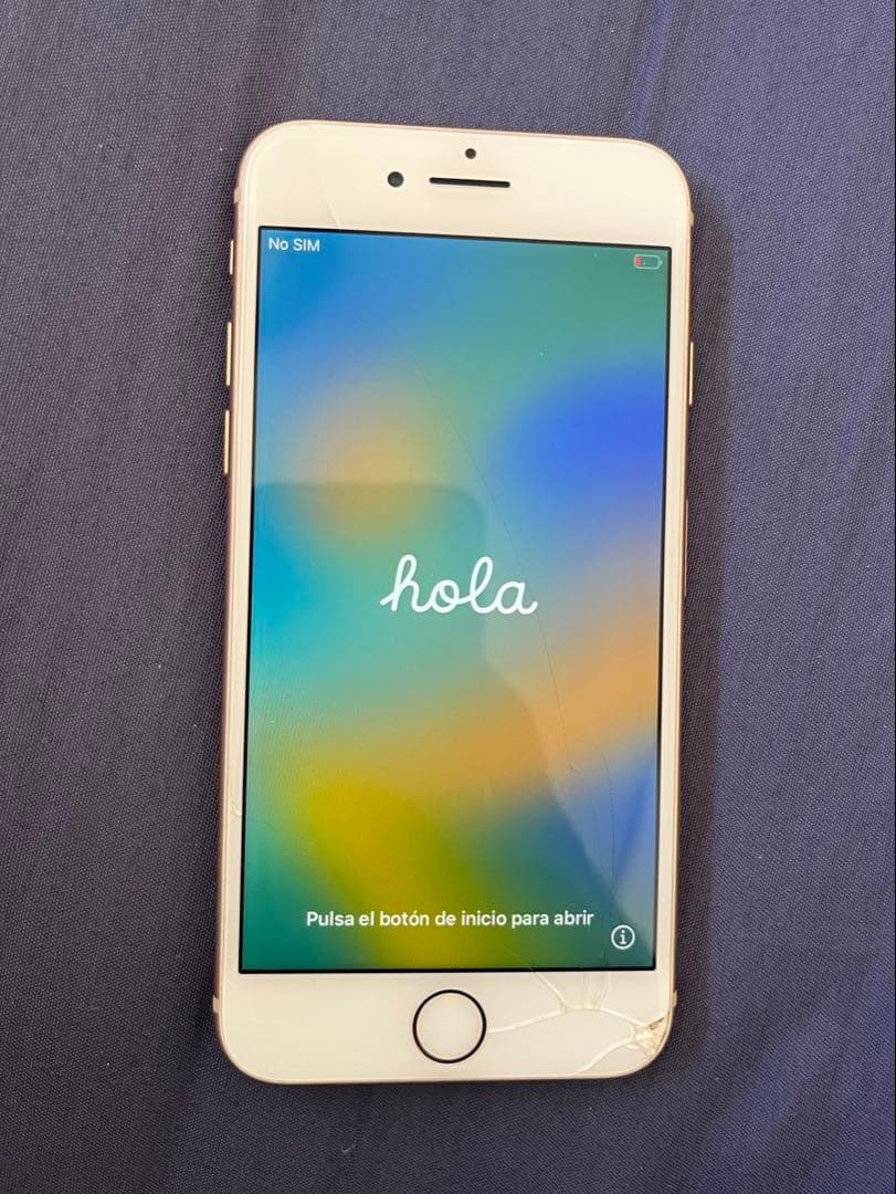 iPhone8 中古品 画面割れ・欠けあり