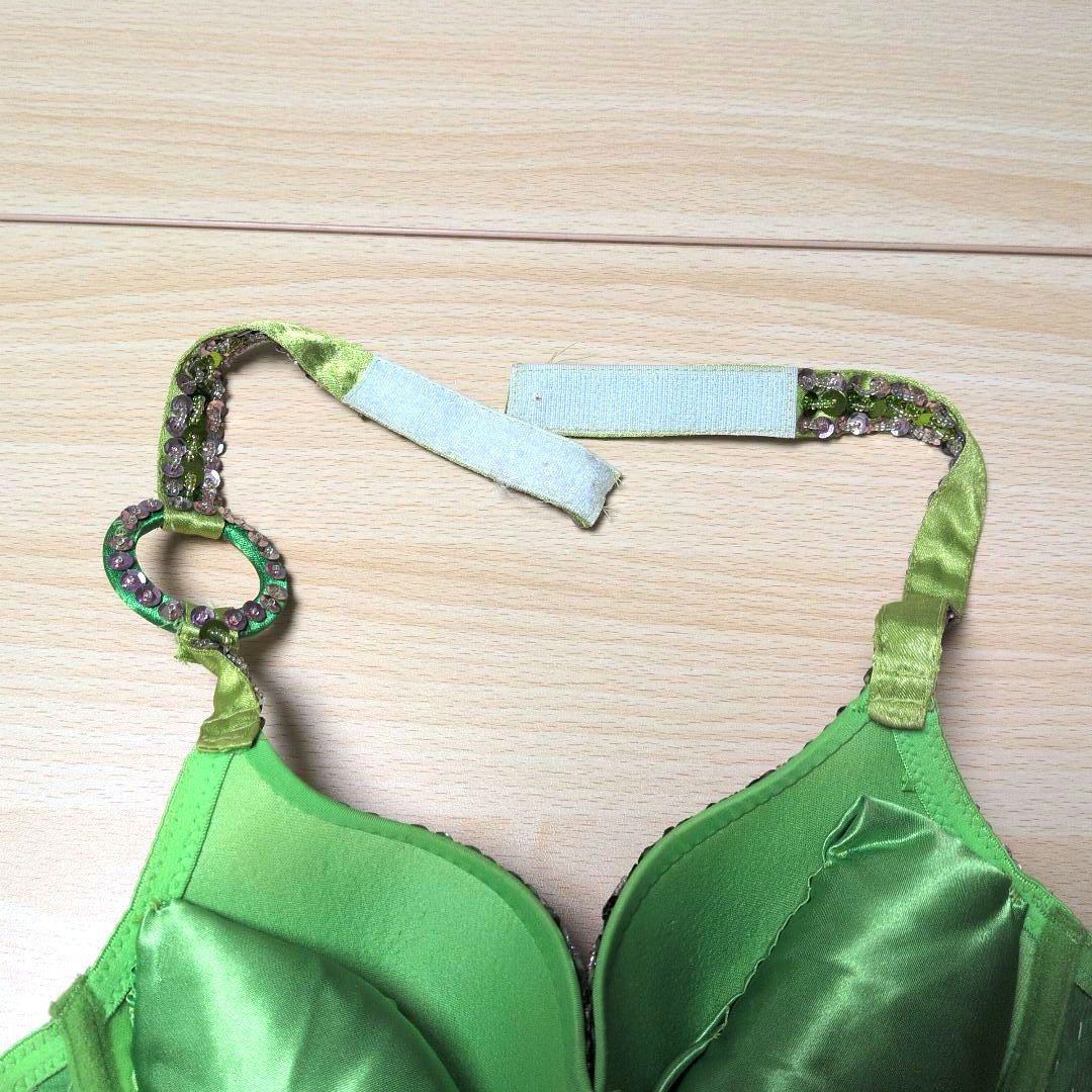美品　ベリーダンス衣装　セットアップ　ブラベルト　ライトグリーン　オリエンタル