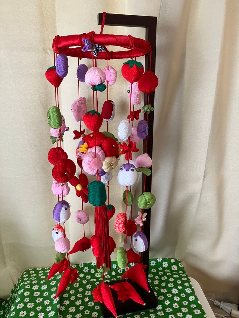 雛祭り 吊るし飾り 可愛い　ハンドメイド　新品　スタンド付き　高さは５５センチ