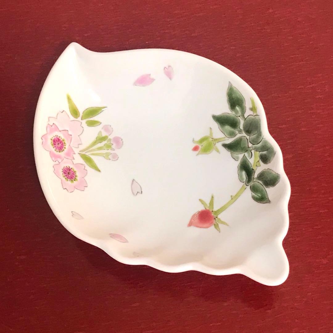 未使用保管品✨九谷焼 稔作 桜 薔薇 三つ足 皿 1枚✨さくら バラ 取り皿
