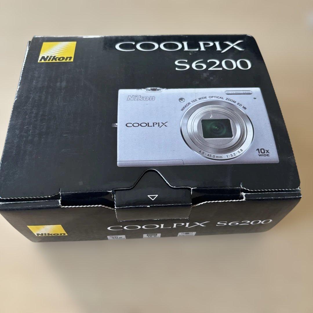 Nikon COOLPIX S6200 ホワイト　中古品　付属品・箱付あり