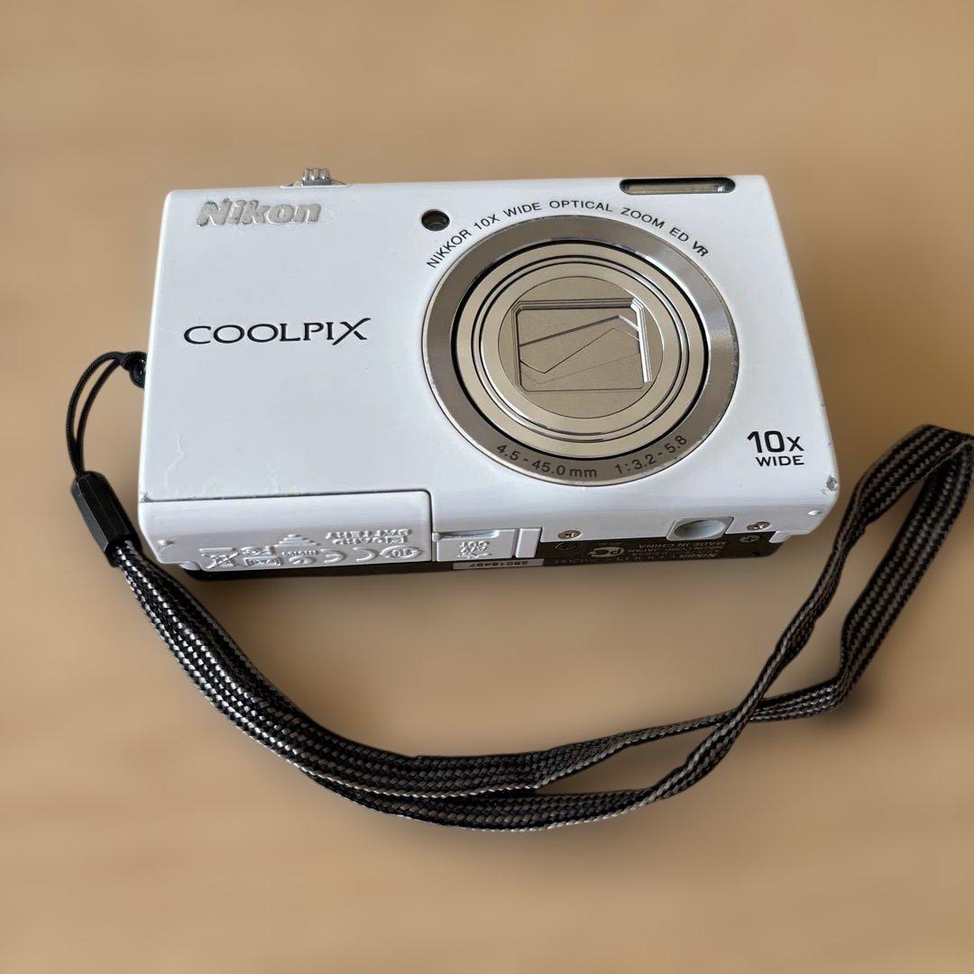 Nikon COOLPIX S6200 ホワイト　中古品　付属品・箱付あり