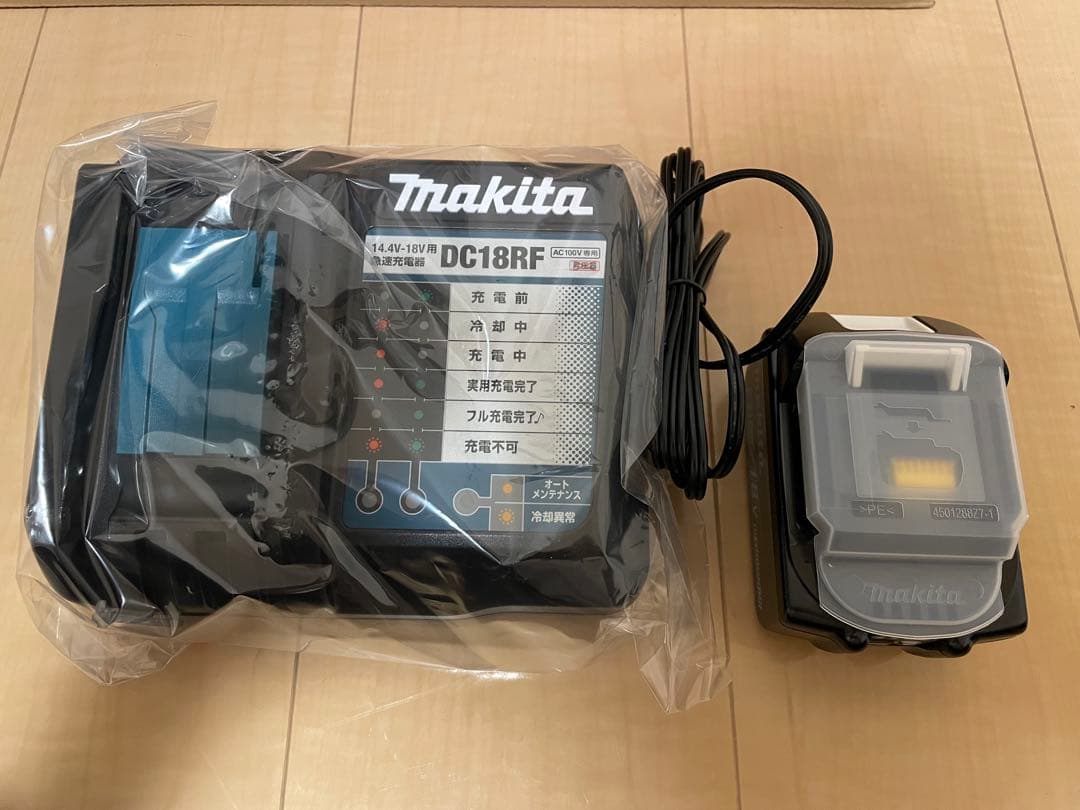 【未使用品】makita マキタ 充電式クリーナ CL181FDRFW ホワイト