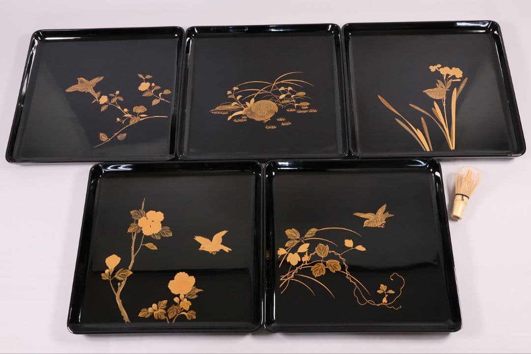 【MB204】天然木漆塗 花鳥絵替金蒔絵 黒塗卓上膳十客 四方膳 36.3cｍ