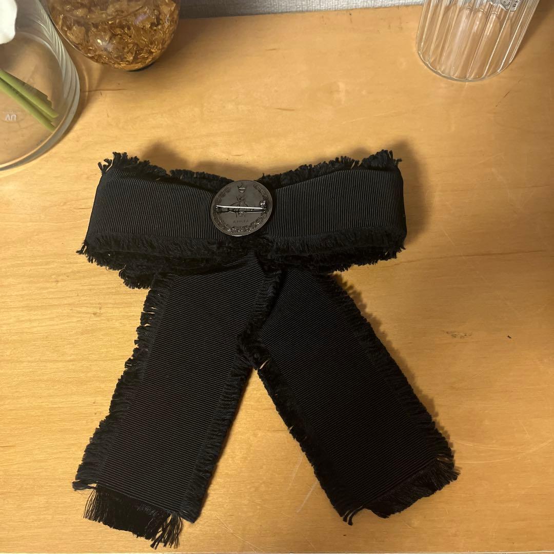 る*る様 GUCCIグログランスリボンブローチ美品