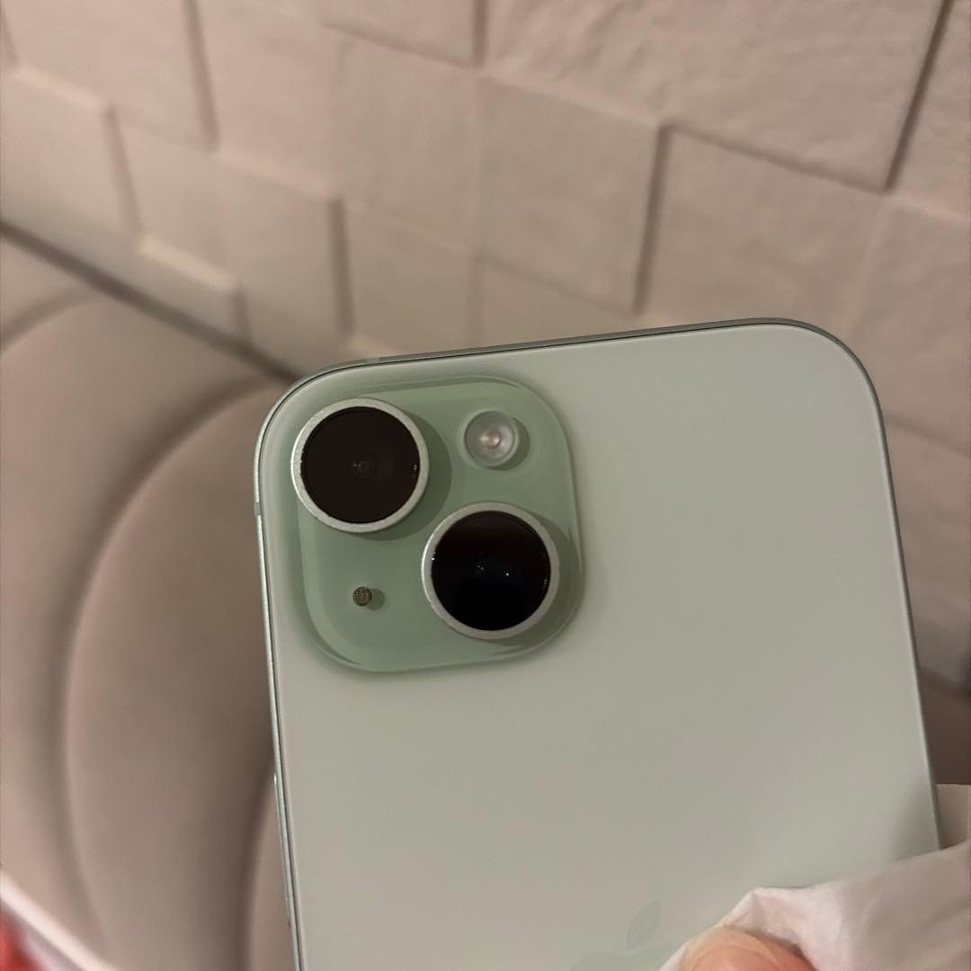 Apple iPhone 15 128GB ミッドナイトグリーン 本体