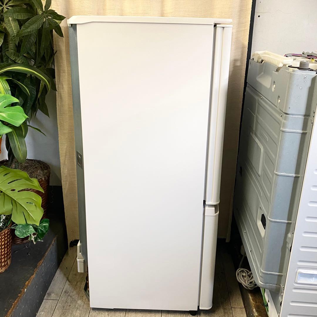 一人暮らし自炊派さんにも使いやすくておすすめ！シンプルがオシャレ♪冷蔵庫146L