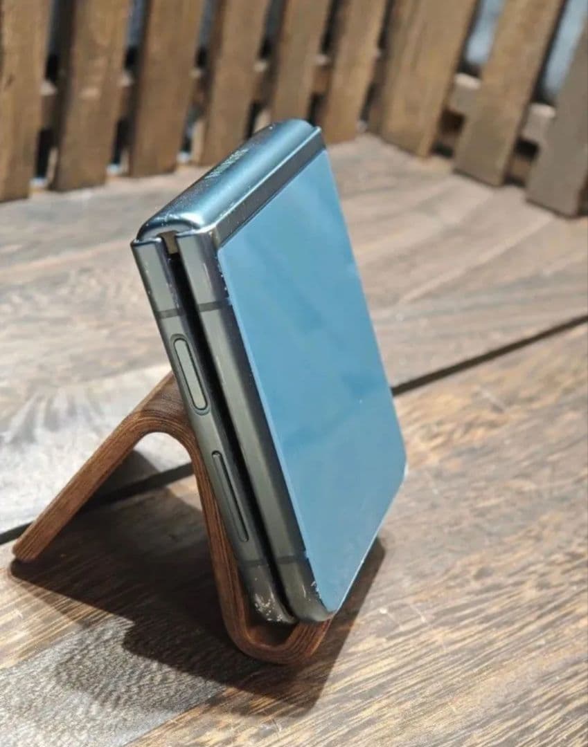 Galaxy Z Flip3 5G　SM-F711U　SIMフリー　スマホ