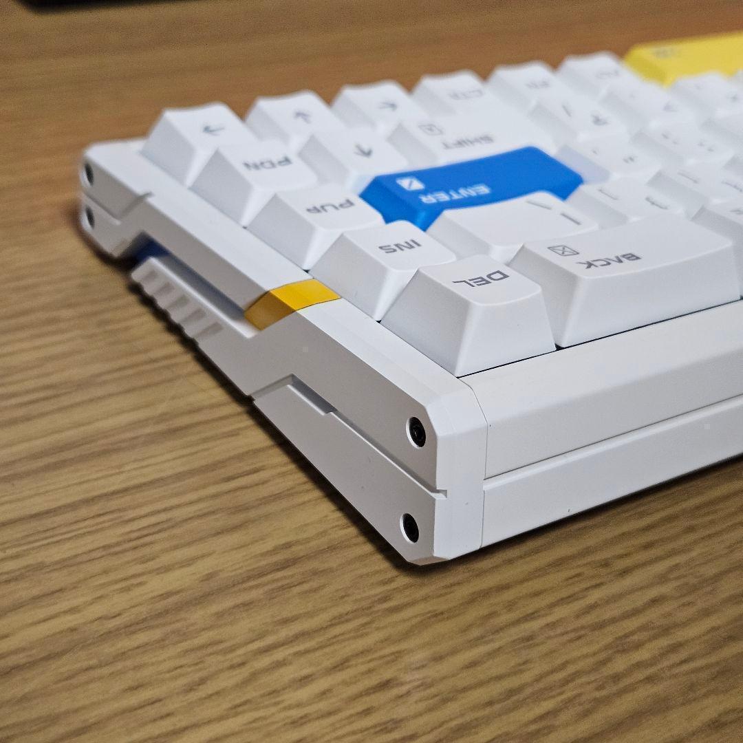 ATK RS6 ゲーミングキーボード コミックキーキャップ付 USED