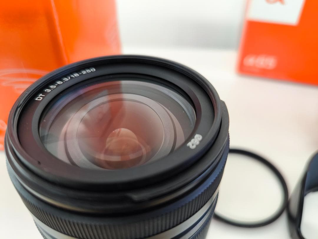 ソニー　α６５カメラセット（18－250㎜レンズ付き）