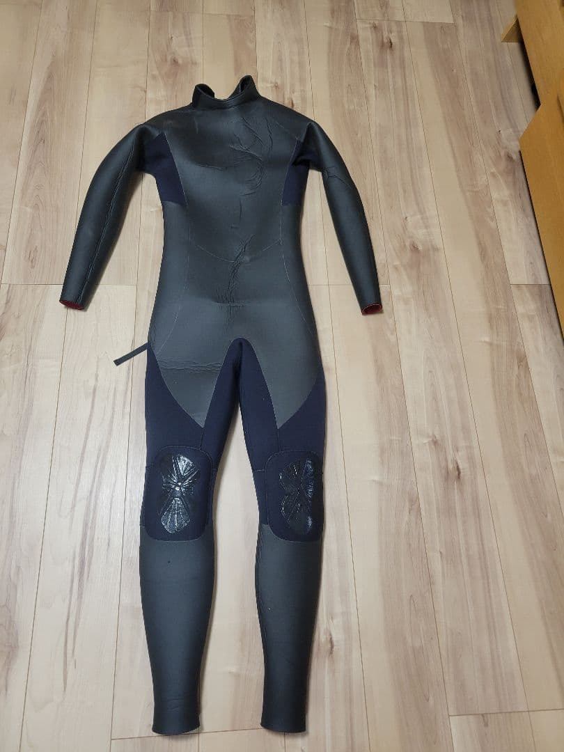 セミドライスーツ　ML　５㎜ANDNEWYOU2024年限定モデル　中古美品