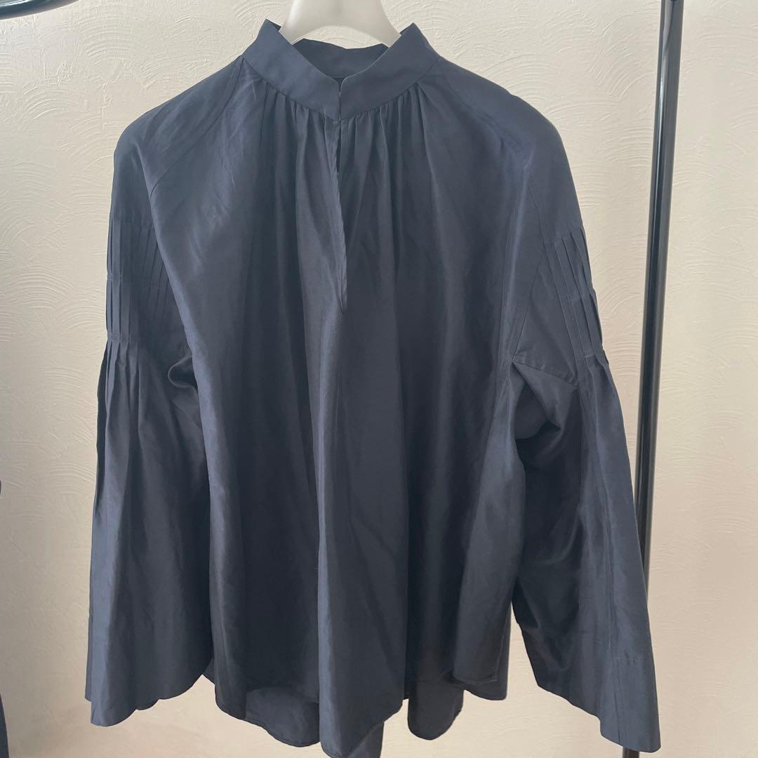 mame kurogouchi シルクコットンタックブラウス