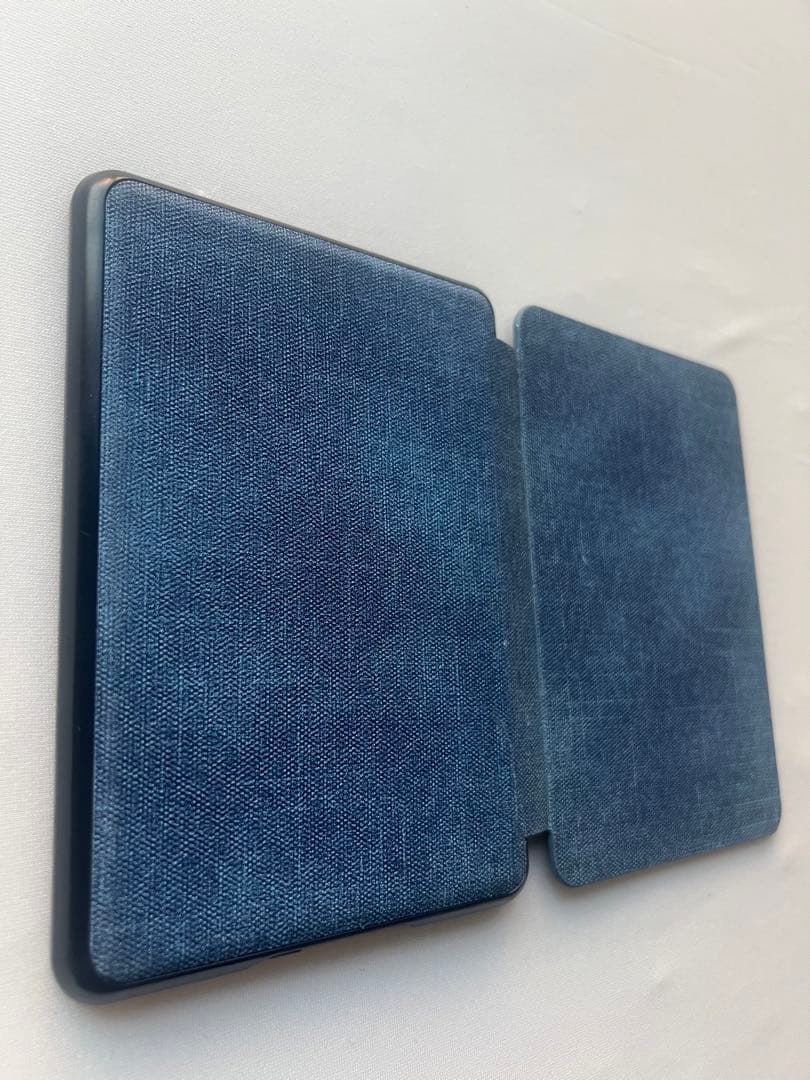 Amazon Kindle Paperwhite 第10世代 本体とカバー