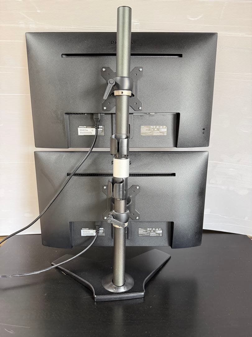 動作品 2面 24インチ PHILIPS デュアルディスプレイ 2画面②