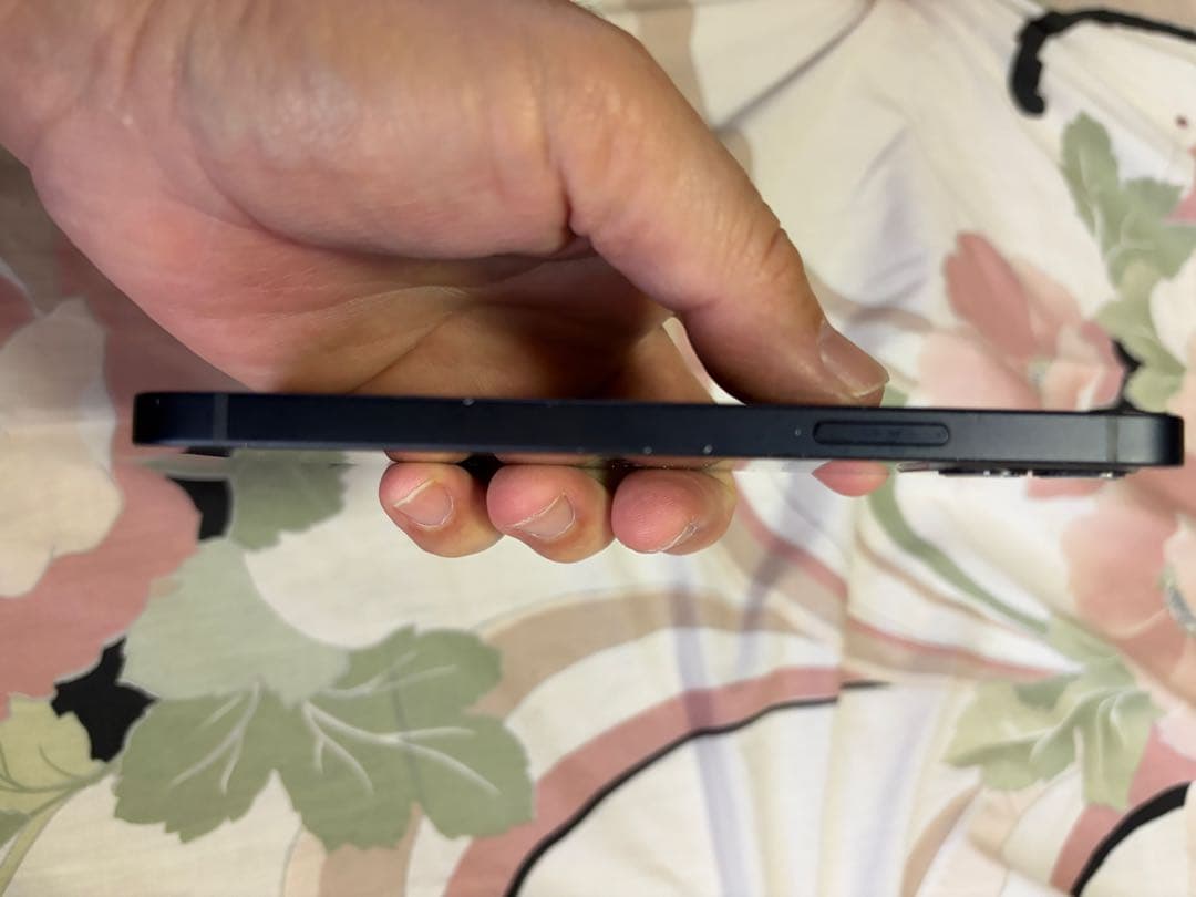 iPhone 12 64GB ブラック 本体