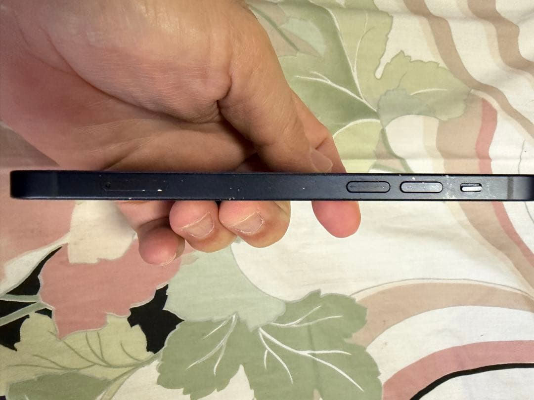 iPhone 12 64GB ブラック 本体