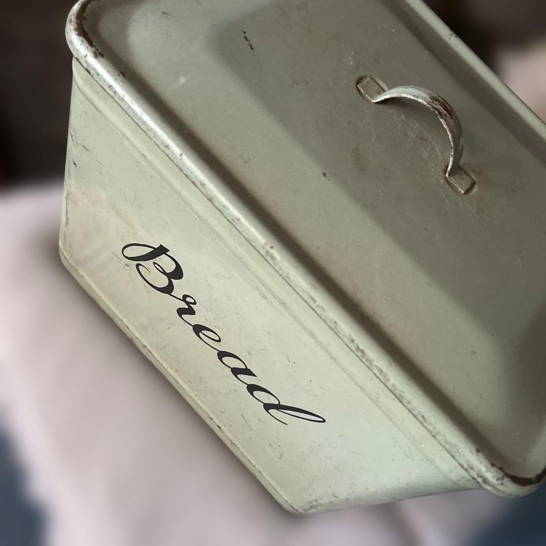 ⭐︎グリーンのアンティーク BREAD缶⭐︎