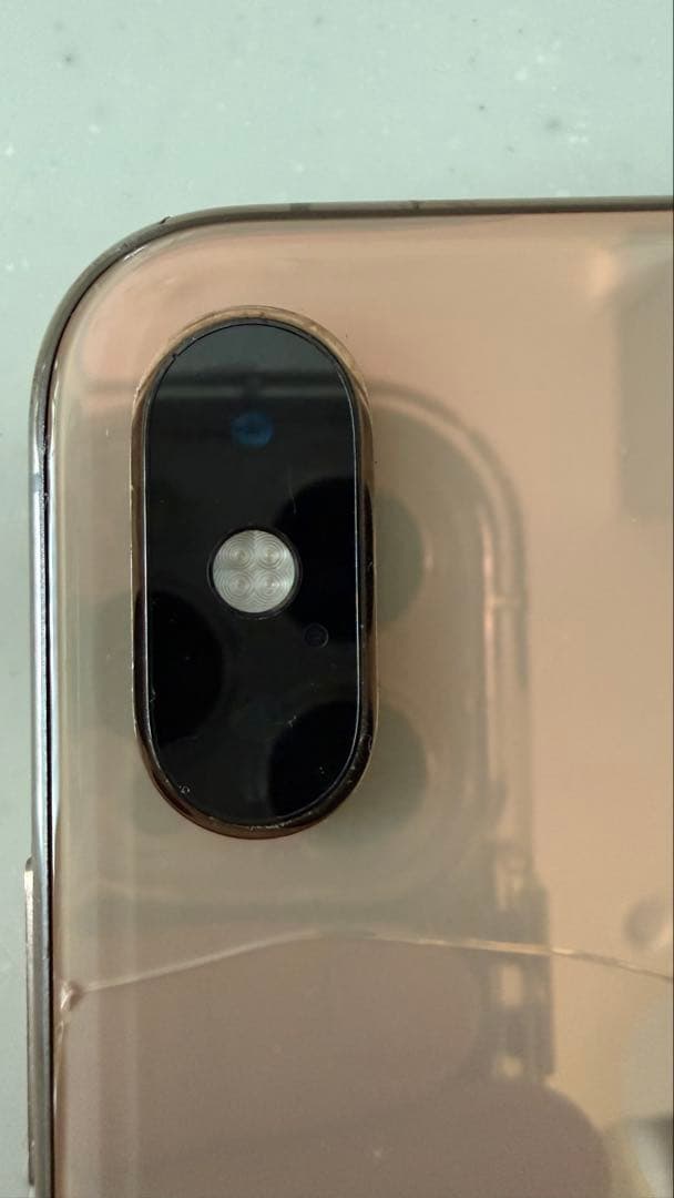 値下げ！iPhone Xsゴールド 背面ひび割れあり　64GB