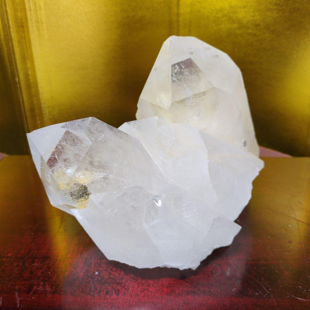 虹入り水晶クラスター　1.39kg