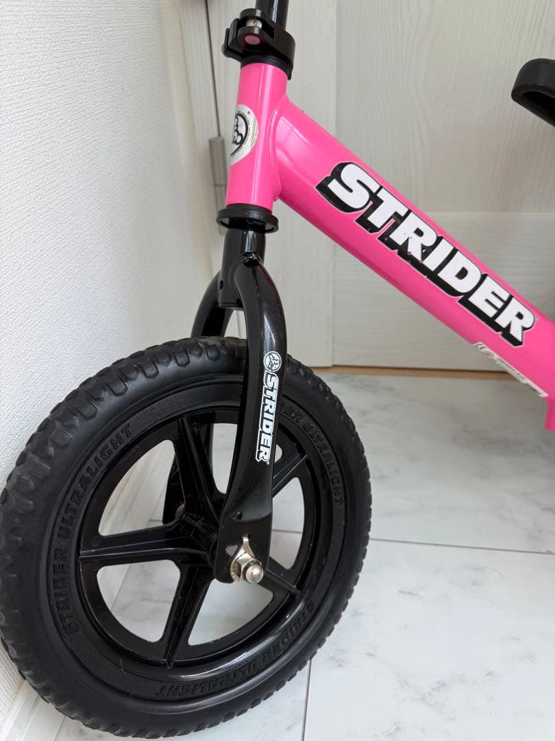 STRIDER バランスバイク ピンク　持ち運びカバー付き