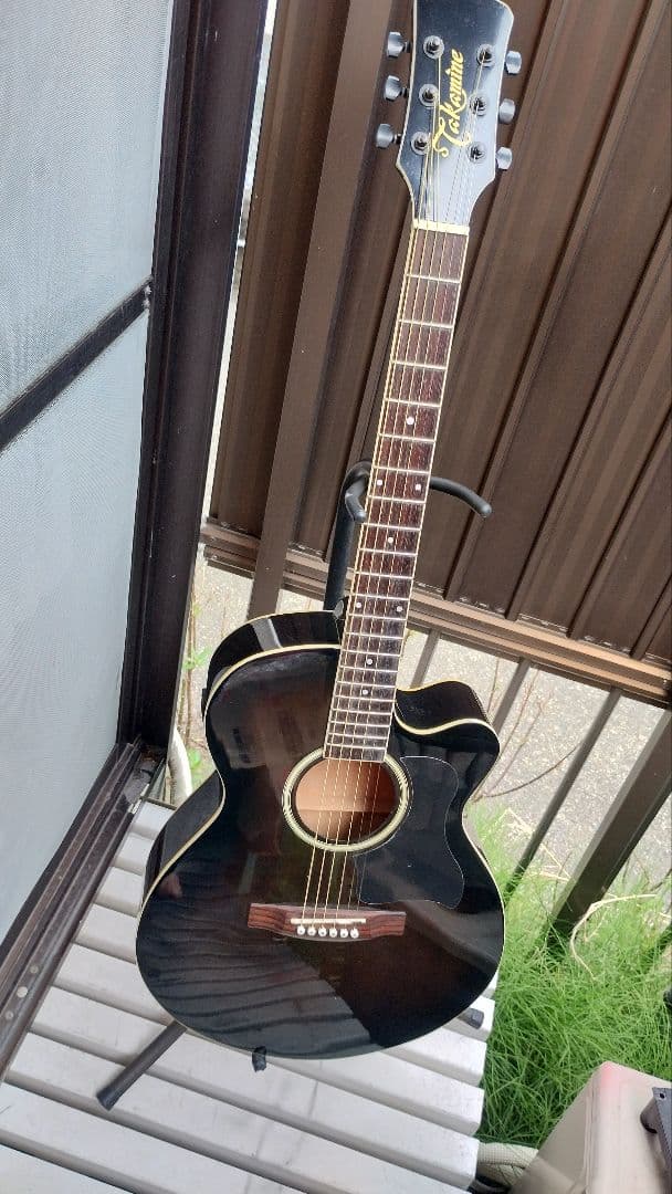 超美品 ピアノブラック ２wayコントロールPU付き エレアコ