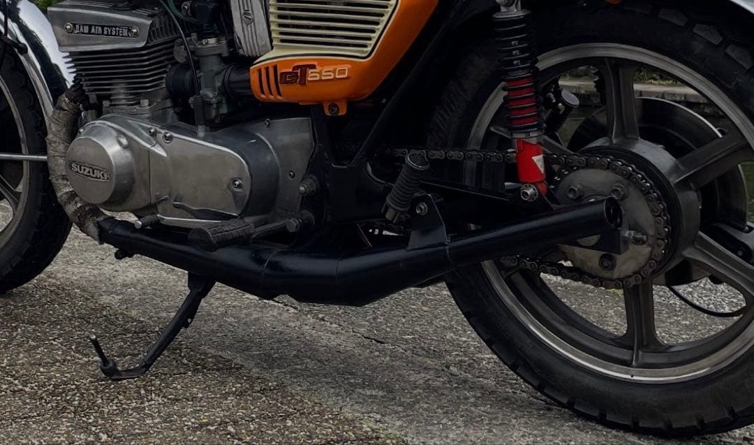 GT550 マフラー チャンバ