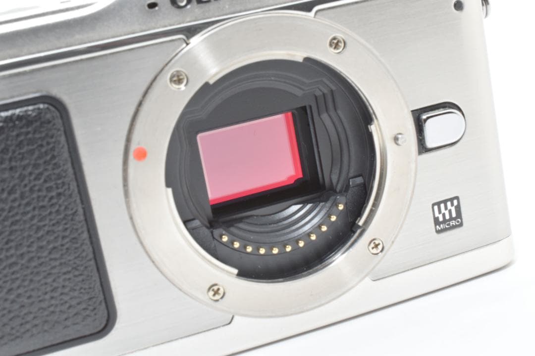 【純正フラッシュ付き】オリンパス E-P1 ミラーレスカメラ 同梱可能 カメラ