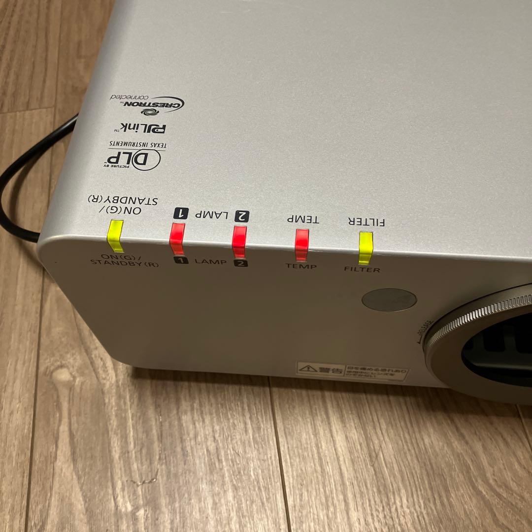 Panasonic PT-DZ680 プロジェクター　ジャンク　レンズなし