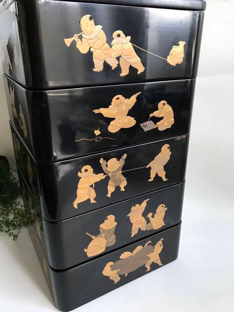 時代物 漆塗り 金蒔絵 天然木 5段重箱