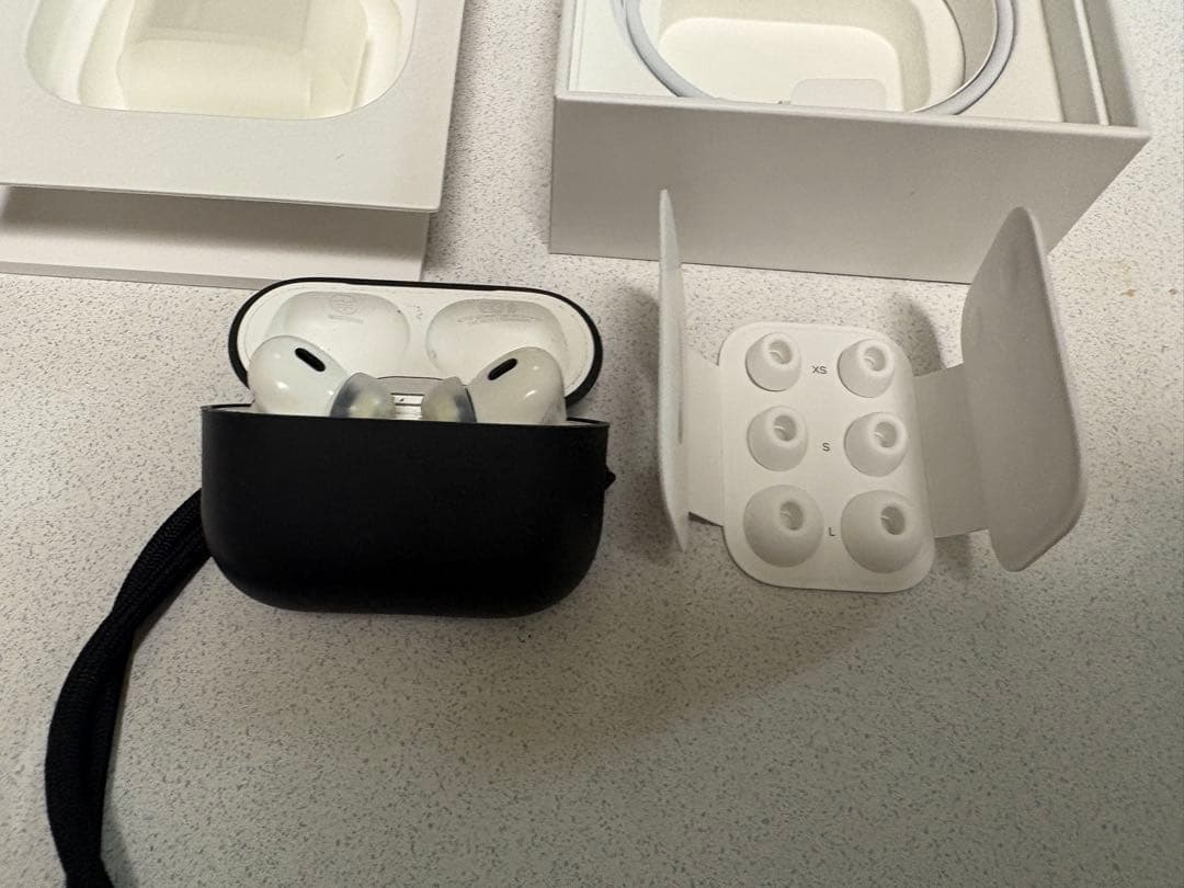 AirPods Pro 2本体 + シリコンイヤーチップ