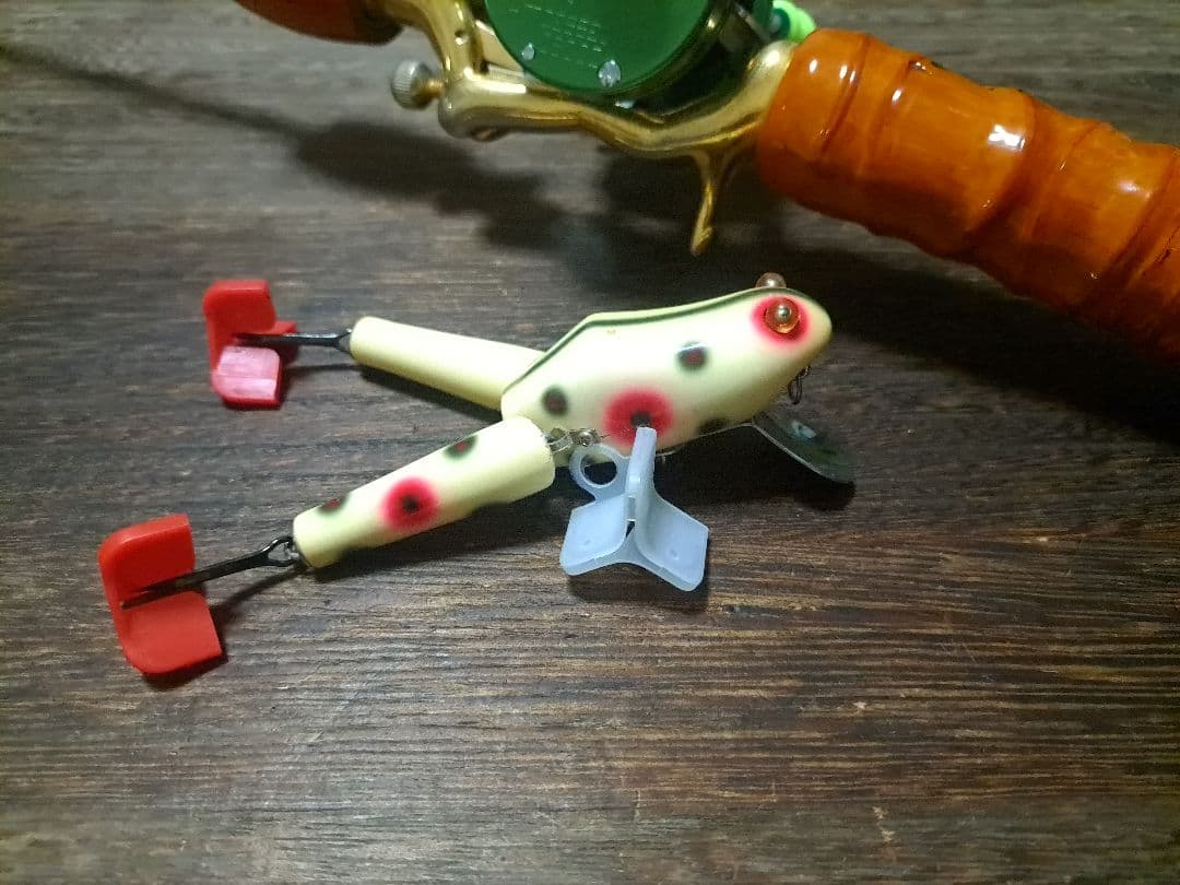 道楽　DOWLUCK　ドウラク　ビワコダメダメガエル　パロット