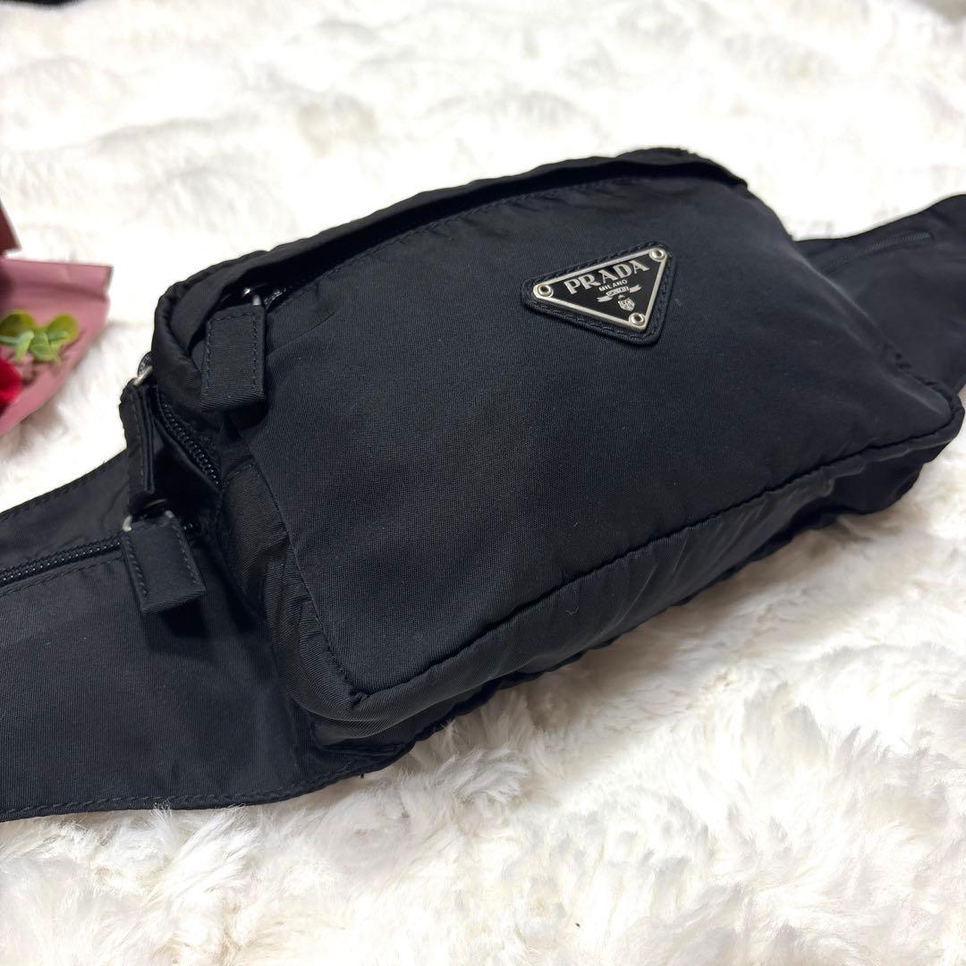 美品 PRADA プラダ ナイロン 三角プレート ボディバッグ ウエストポーチ