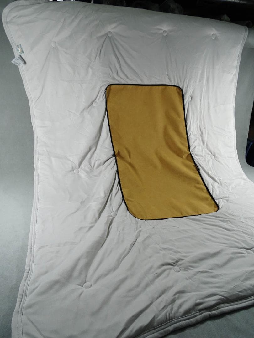 【正直ズルい】高級車内装素材で作ったクッション ダークベージュ